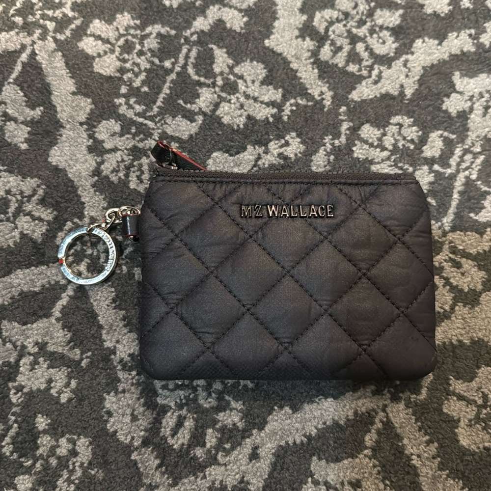 FLAT METRO KEY POUCH Black with silver hardware